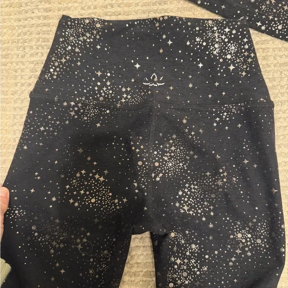 Beyond Yoga Black and White Starry Activewear Set - Picture 6 of 6